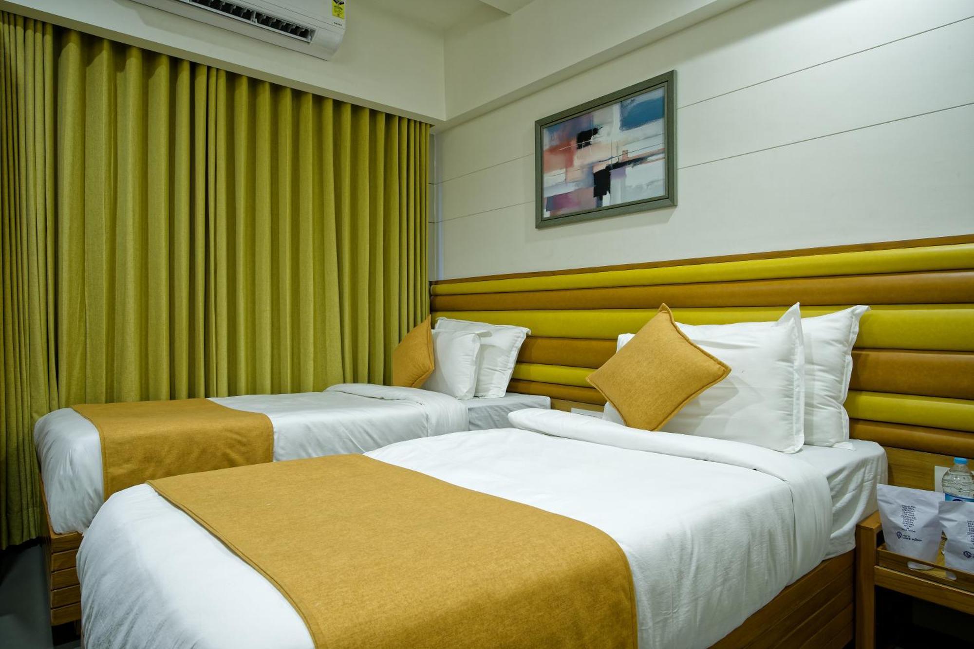 Hotel Lake Point Ahmedabad Exterior photo