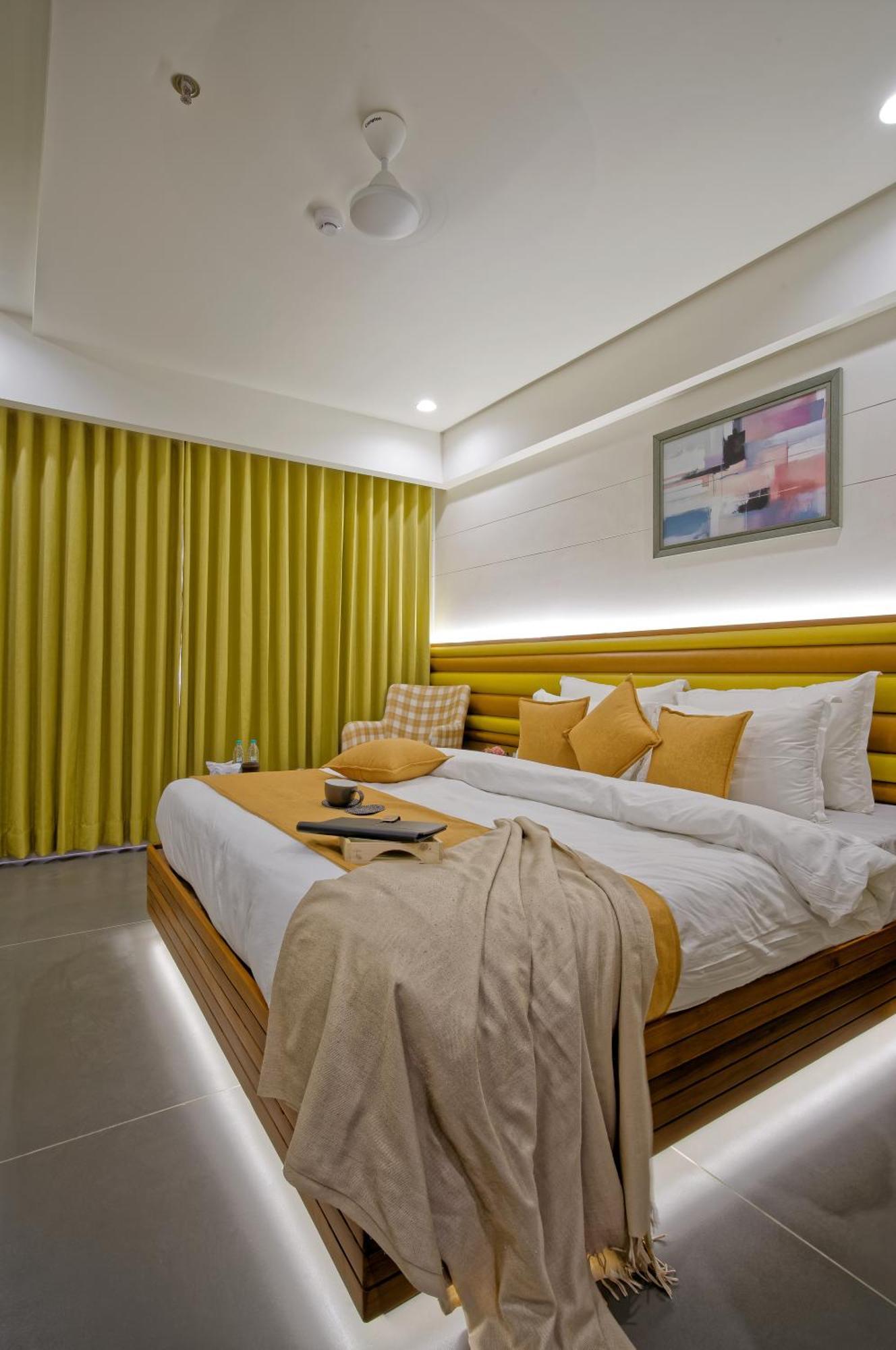 Hotel Lake Point Ahmedabad Exterior photo