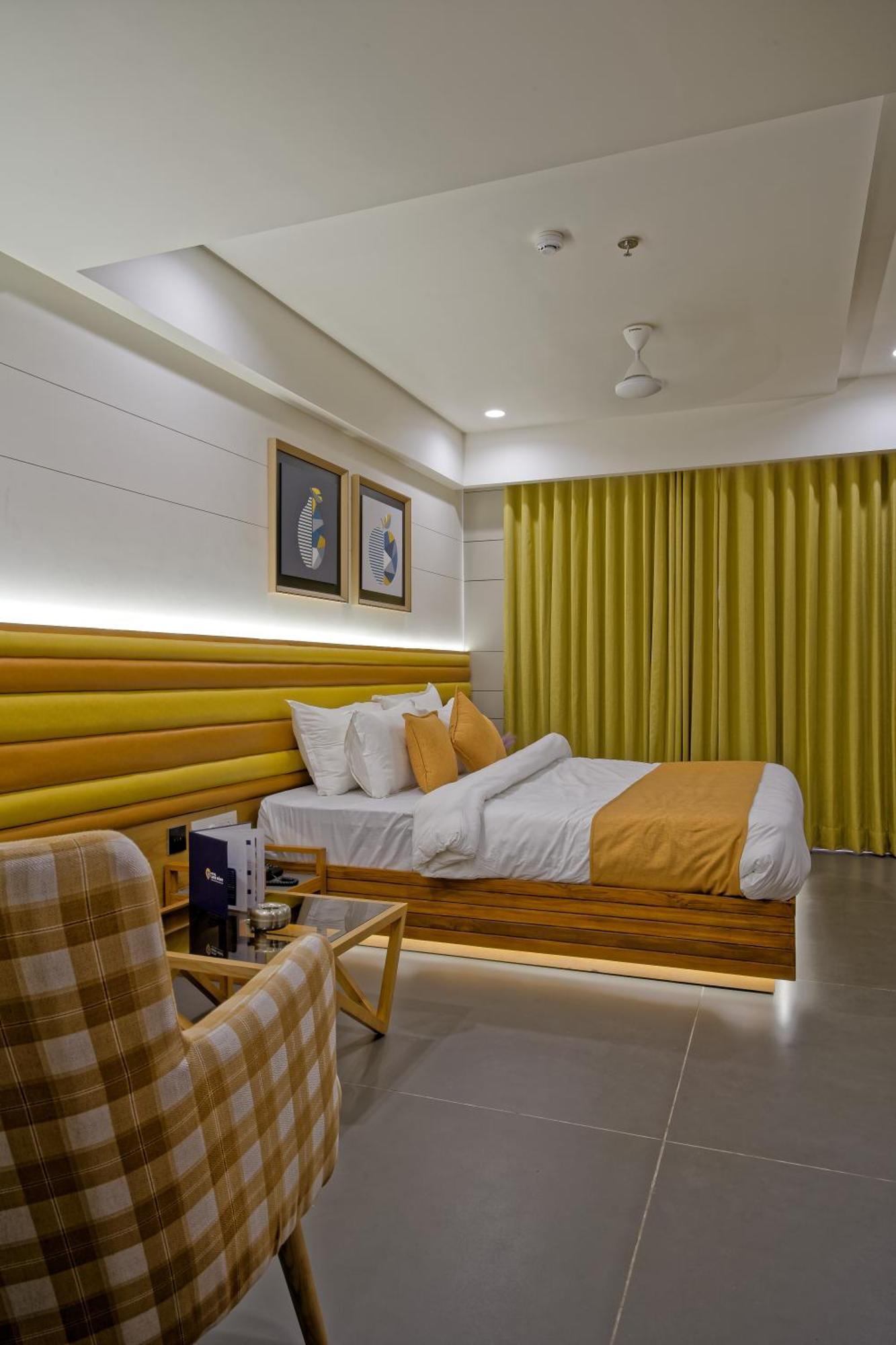 Hotel Lake Point Ahmedabad Exterior photo