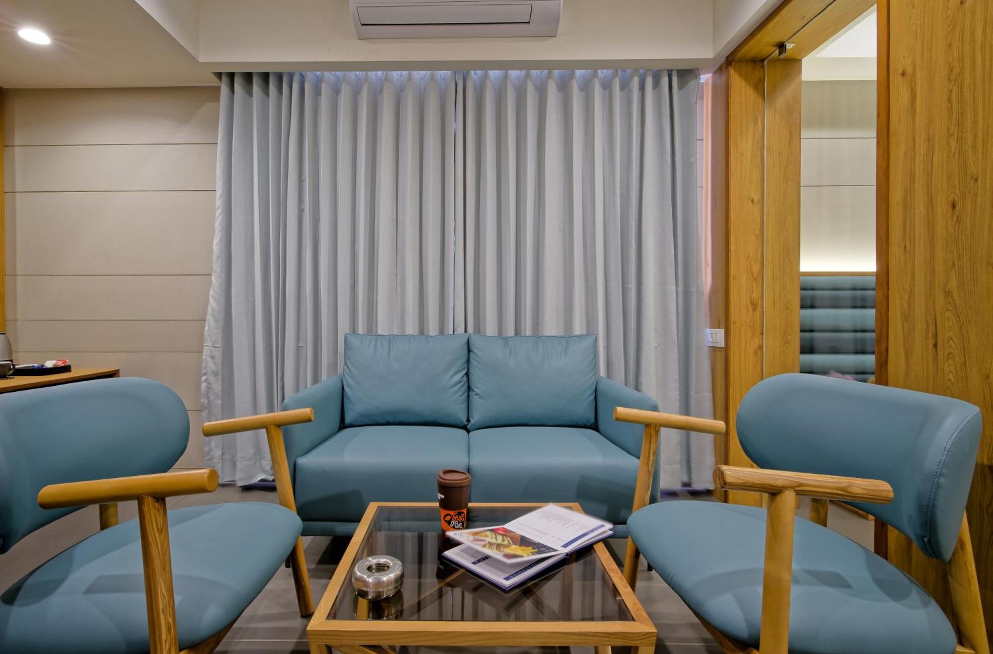 Hotel Lake Point Ahmedabad Exterior photo